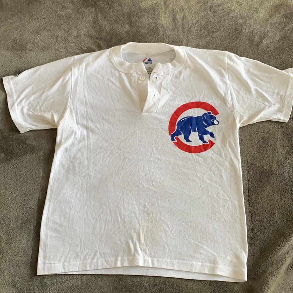Women’s fitted Chicago Cubs t-shirt